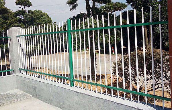 二橫桿鋅鋼護(hù)欄 二橫桿鋅鋼護(hù)欄