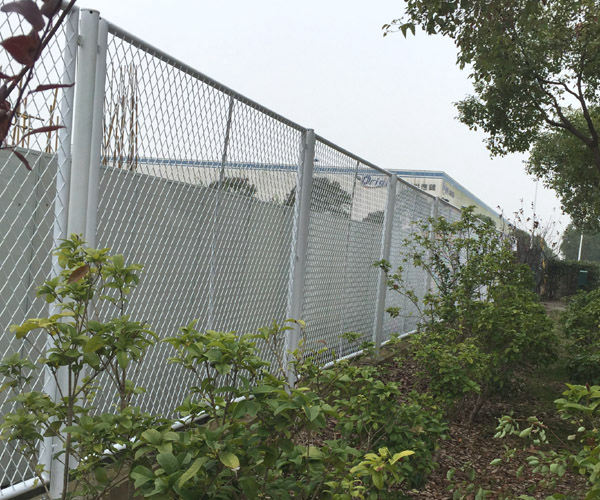 鋼板網圍欄網價格 鋼板網圍欄網價格